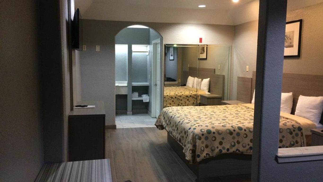 Island Suites Hobby Airport
