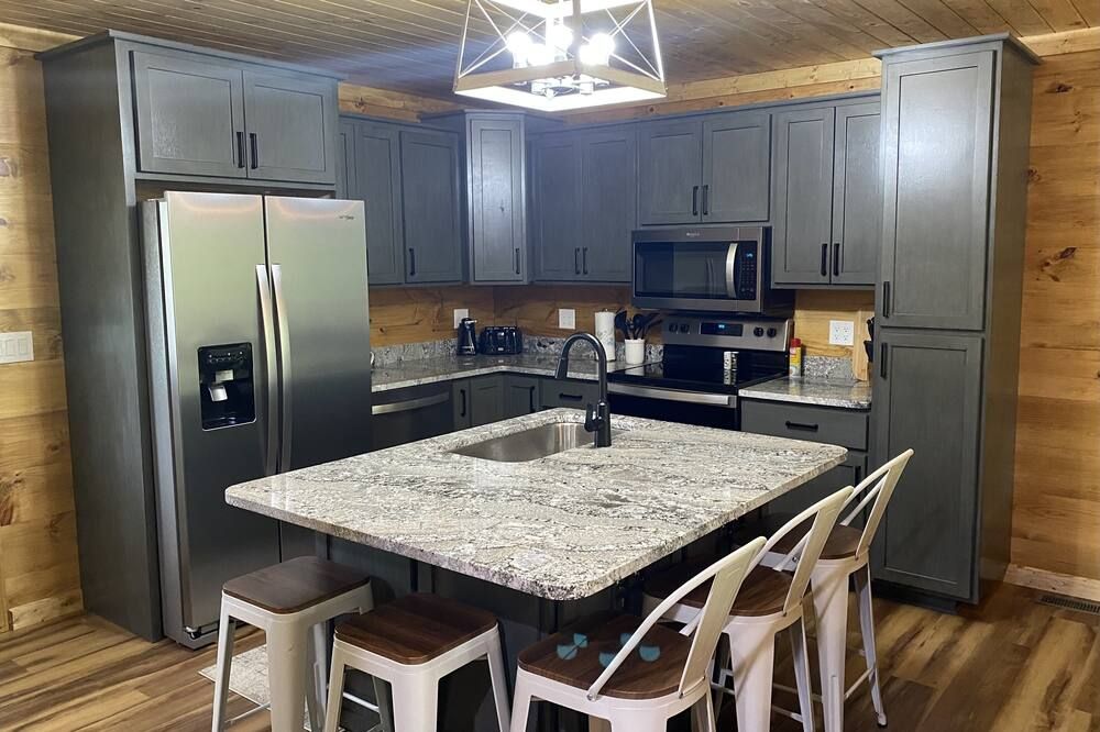 Pleasant View - A brand new riverfront getaway!