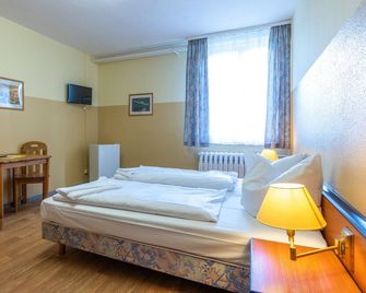 Pension Schwalbenweg - Schönefeld - Schlafzimmer