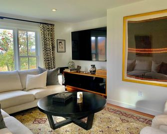 Apple Tree Farmhouse in Warren, Vermont - Warren - Huiskamer