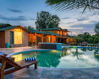 Pumpkin Hotels Corbett, Tusk N Wood - Kota Bāgh - Piscina