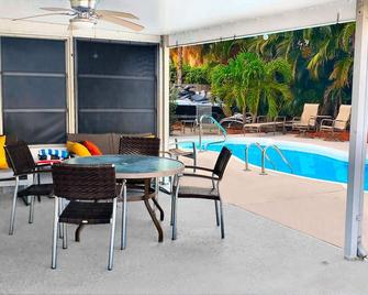 Charming Private Suite Heated Pool. Full Kitchen & Bath. 5min:beach,stadium,pga - Palm Beach Gardens - Pool