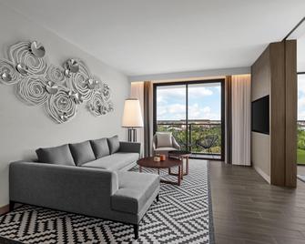 Courtyard by Marriott Bangkok Suvarnabhumi Airport - Racha Thewa - Вітальня