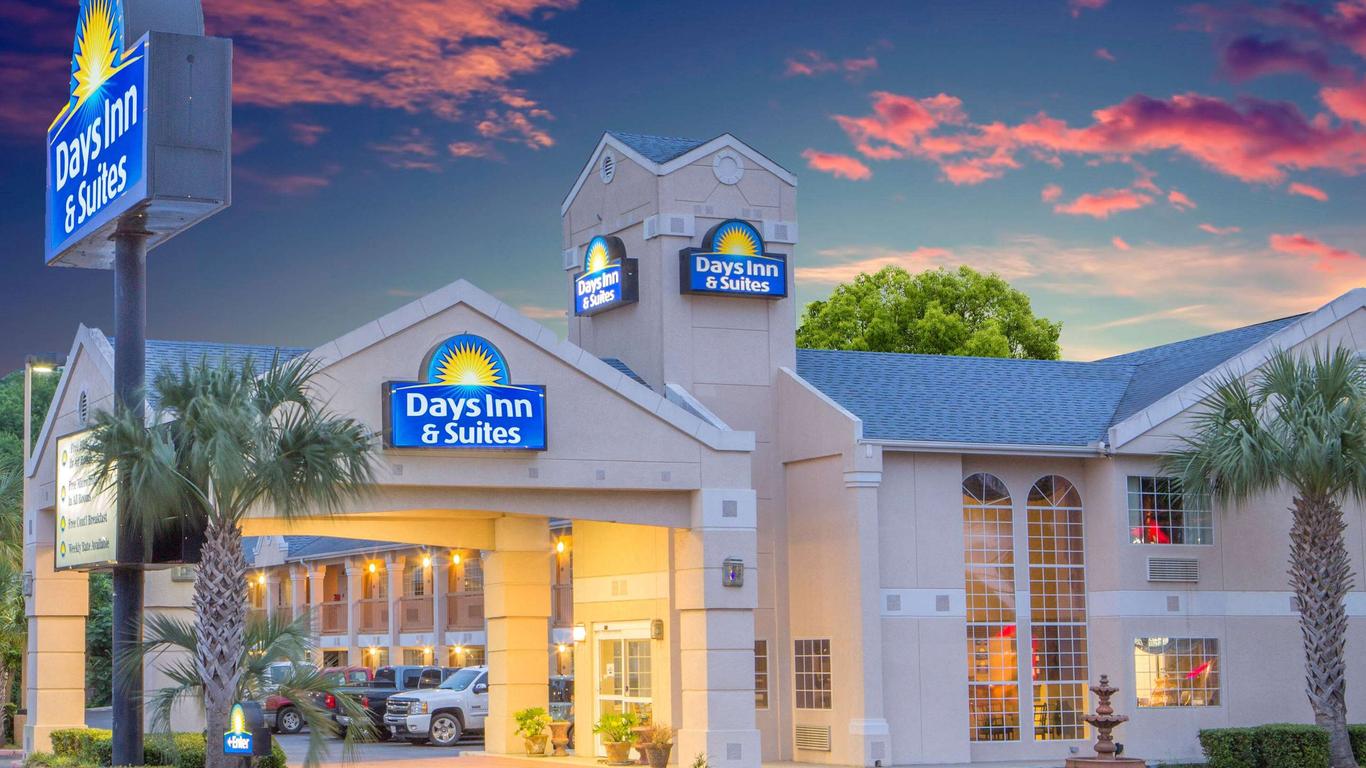 Days Inn By Wyndham Nacogdoches/Sfa University/Downtown