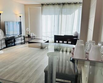 Cozy 1 Bedroom Condo with Parking - 卡爾加里 - 餐廳