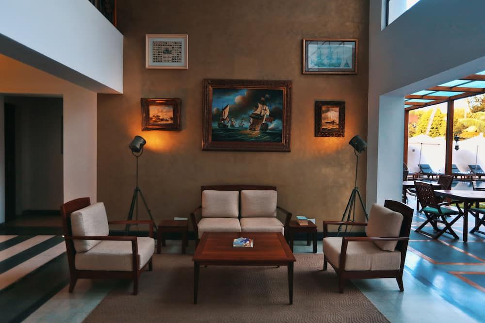 Eighth Bastion Fort Kochi - A Cgh Earth Experience