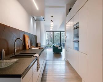 Huswell - Charming urban retreat, 15 Minutes from Station - Antwerpen - Køkken
