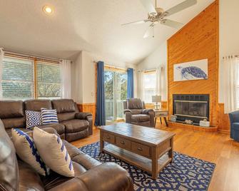 Bayberry Beach House - C7372, Pool, Pets Welcome, Flex Days Off Season - Corolla - Sala de estar
