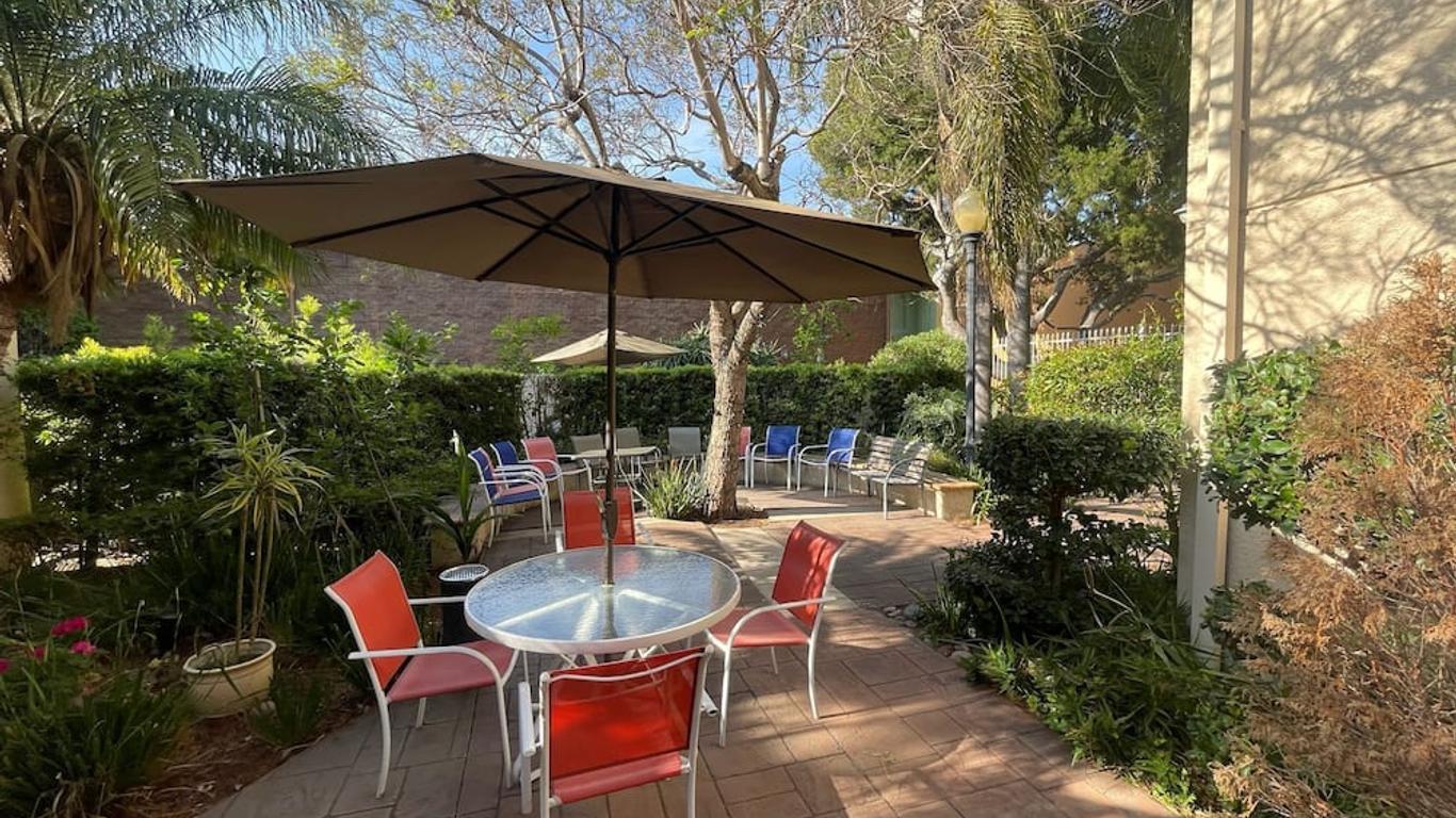 Hotel Pacific Garden