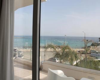 Jonium Hotel - Pulsano - Balcony