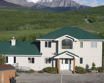 Sleeps 32 - 5 mins. from Waterton - Whole House - Waterton - Gebouw