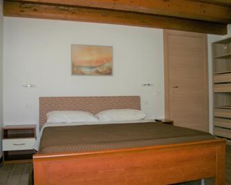 A casa di Giò - Loreto - Camera da letto