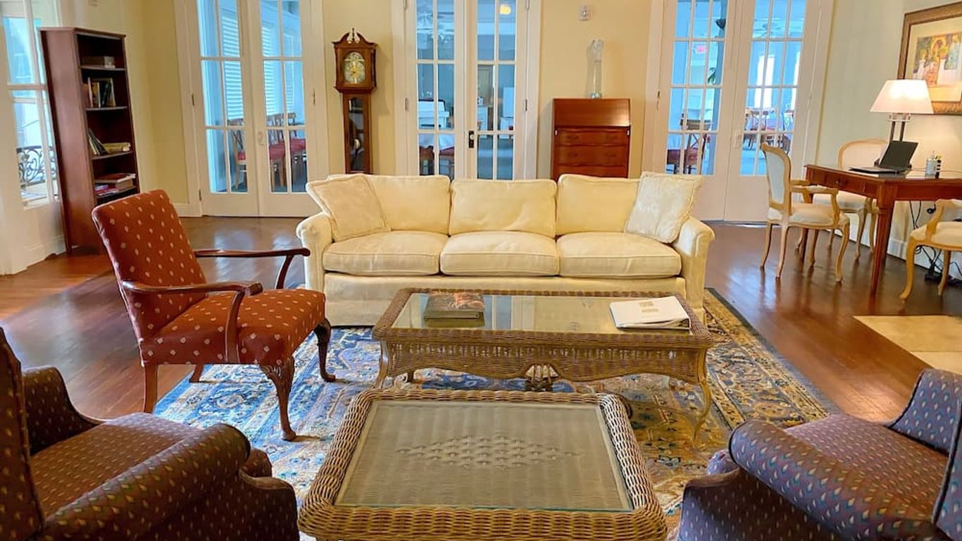 Crystal Bay Historic Hotel