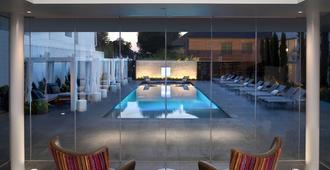 陸夢酒店 - 達拉斯 - 游泳池