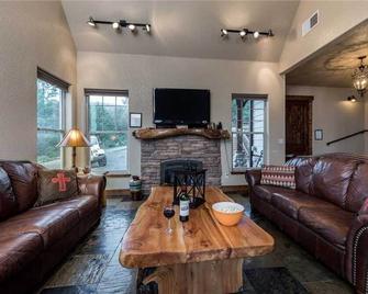 Casa Oso Grande - Four Bedroom Cabin with Hot Tub - Ruidoso