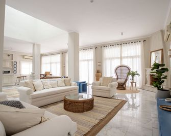 Desert Rose Resort - הורגדה - סלון