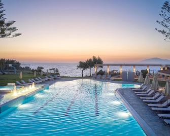 Ammos Luxury Resort - מאסטיכארי - בריכה