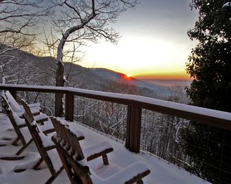 Fantastic Cabin Accommodation For Getawa - Dawsonville - Balcón