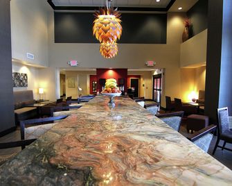 هامبتون إن آند سويتس جراند فوركس - غراند فوركس - ردهة