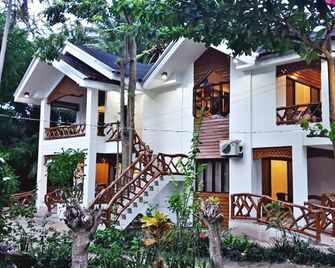 Bruce Beach Resort - San Juan - Building