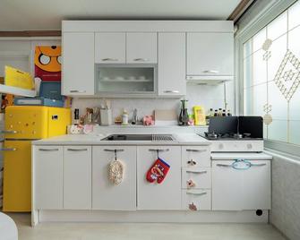 Board games, Cosplay, Nintendo, Beam Projector, Netflix, Ball Pool, Comic Book - Daejeon