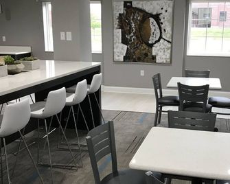 Home Inn and Suites - Germantown