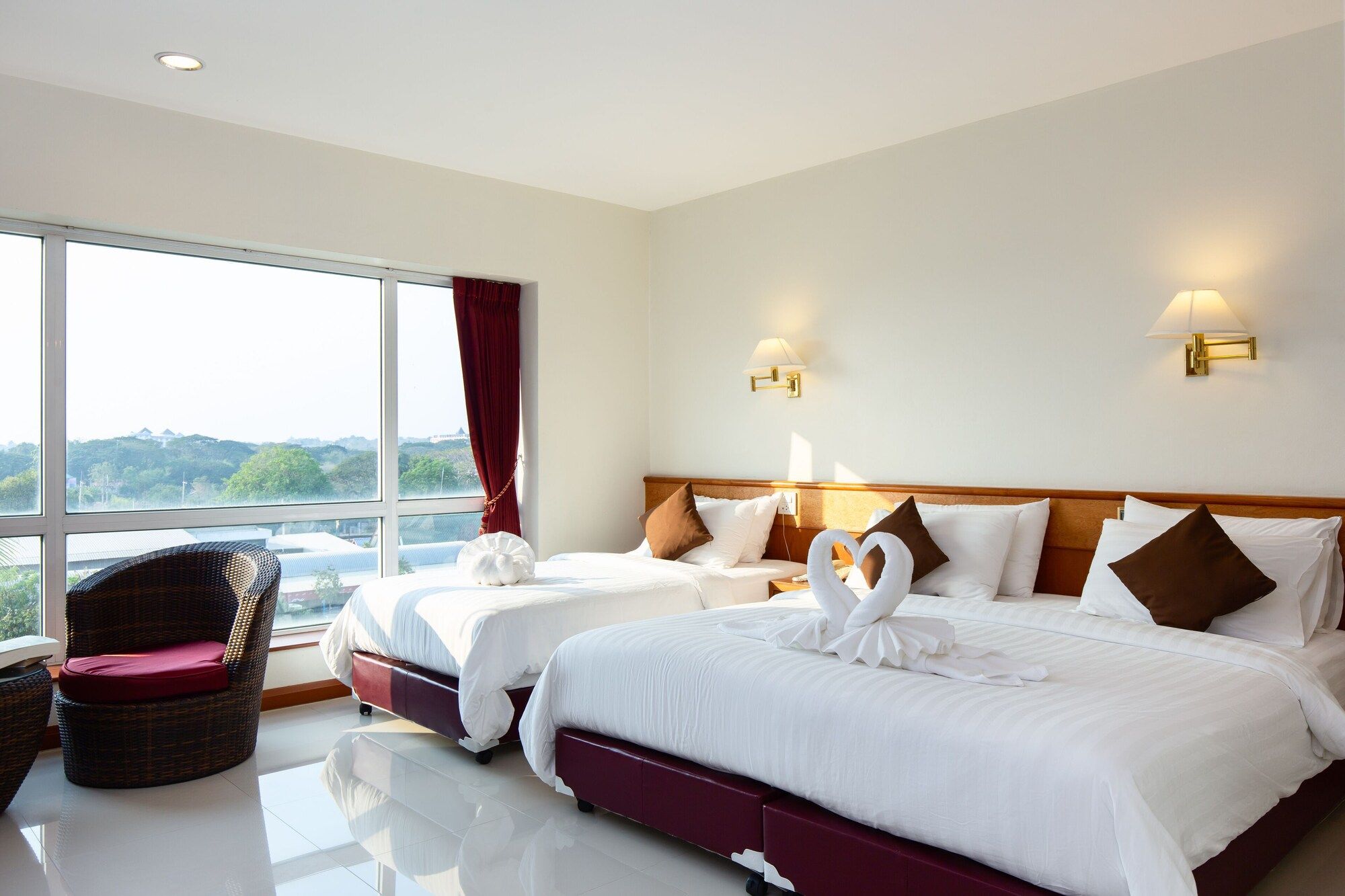 Kanchanaburi City Hotel - Kanchanaburi - Soveværelse