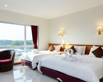 Kanchanaburi City Hotel - Kanchanaburi - Soveværelse