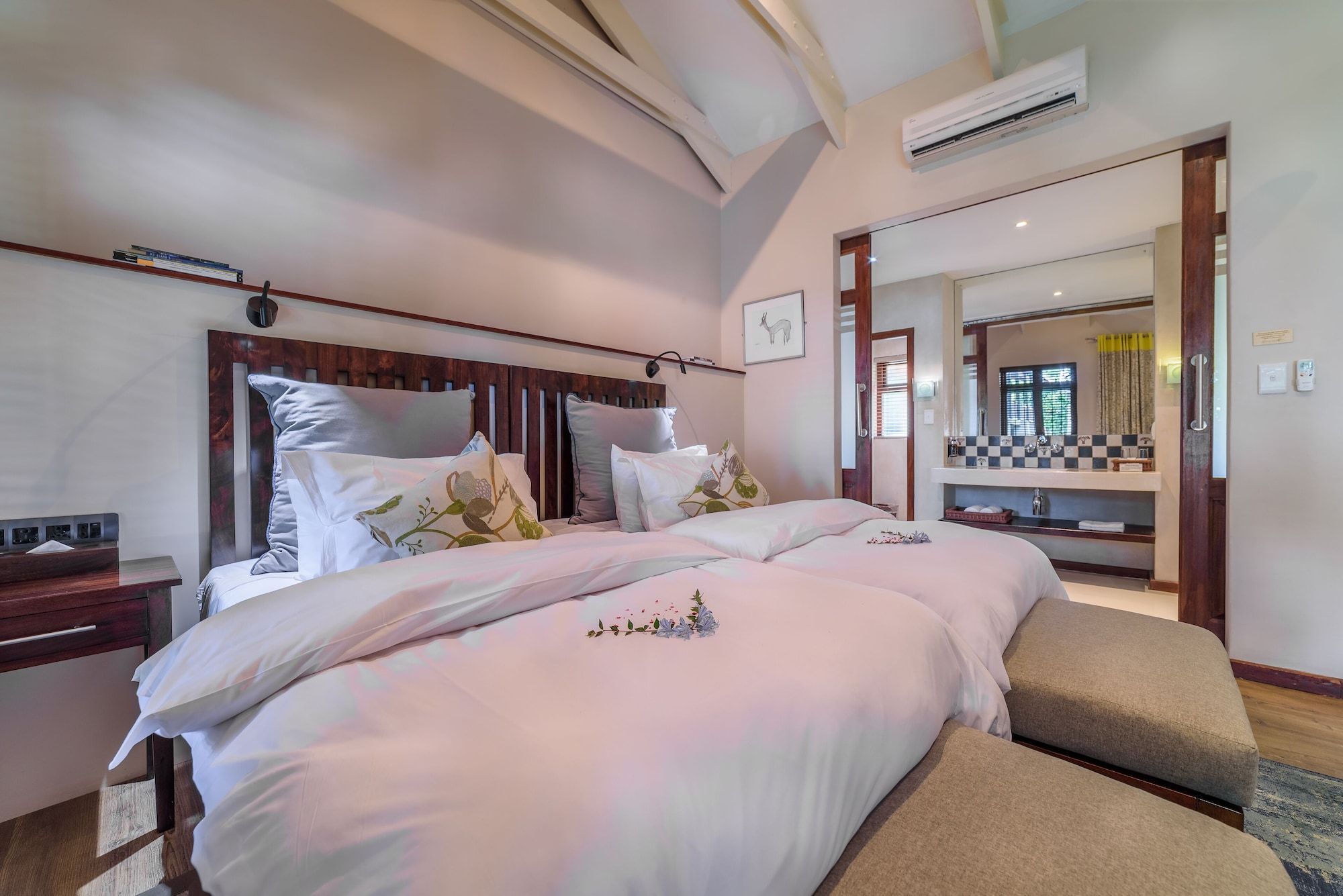 Casterbridge Hollow Boutique Hotel - White River - Bedroom