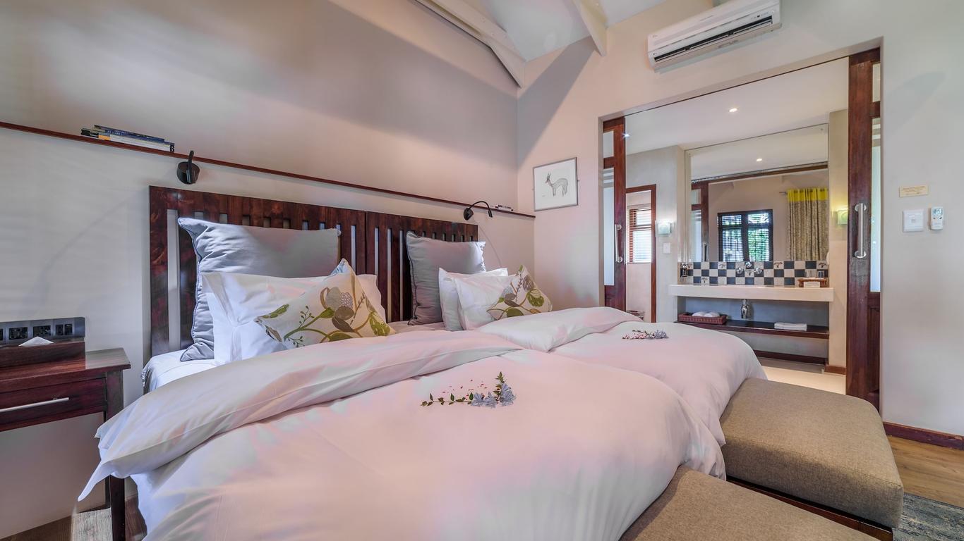 Casterbridge Hollow Boutique Hotel