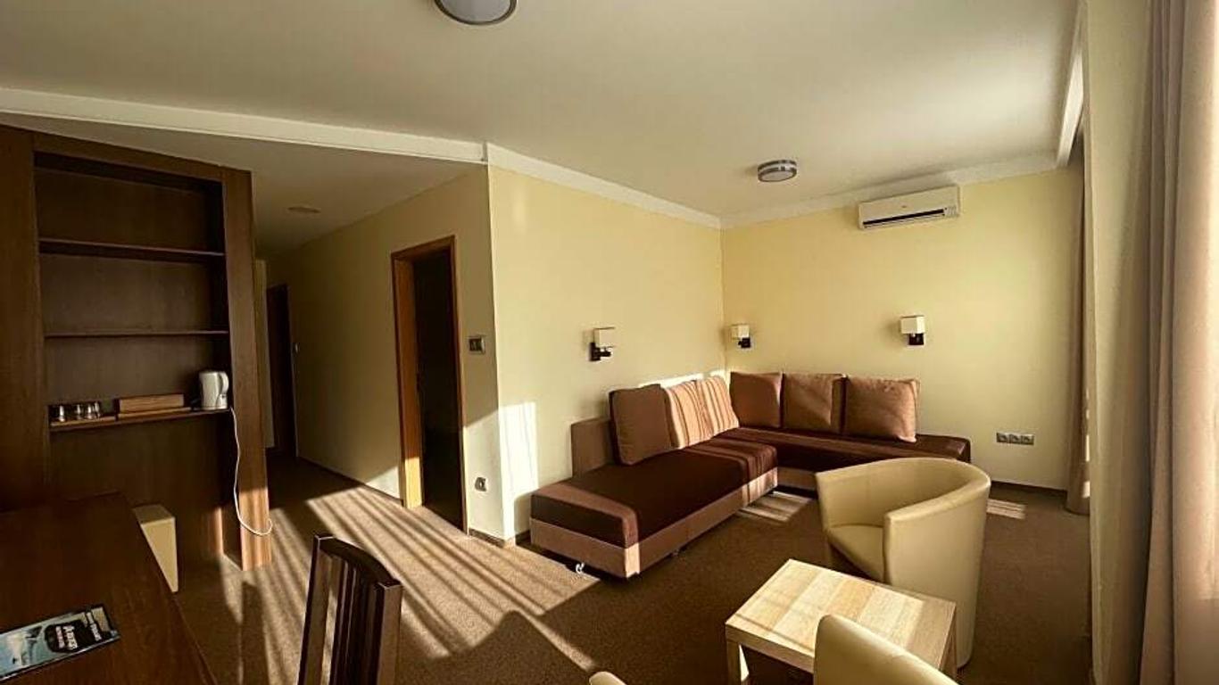 Nereus Park Hotel