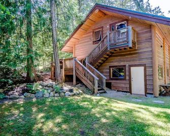 Private Mountain Detached Loft. - Pemberton