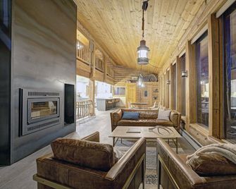 Mountain Top Modern Luxury Lodge w/ 360 Views and Sauna - Idaho Springs - Huiskamer