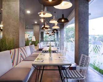 Ibis Styles Jakarta Sunter - ג'קרטה - מסעדה