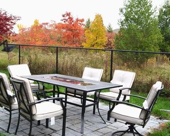 Beautiful and Comfortable One bedroom Basement Apartment - Caledon - Balcony