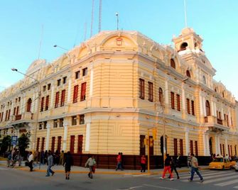 Zentra Hotel - Chiclayo - Budova