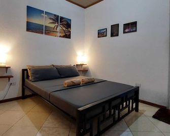 Ohlala Hostel - Moalboal - Bedroom