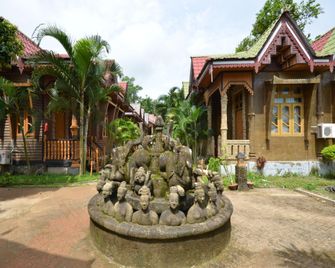 Shwe Thazin Hotel Mrauk U - Mrauk-oo - Building