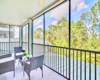 Modern 3BR Condo Near Disney- Pool and Hot Tub - Four Corners - Balcony