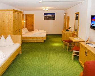 Hotel Garni Alpenblick - Ischgl - Bedroom