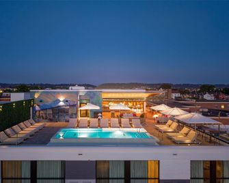 Caption by Hyatt Chattanooga Downtown - Chattanooga - Piscina