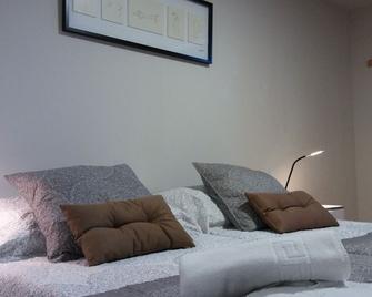 Alma Del Camino - Rooms & Albergue - Sarria - Bedroom