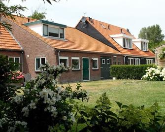 het Neerland 2 - Biggekerke - Bâtiment