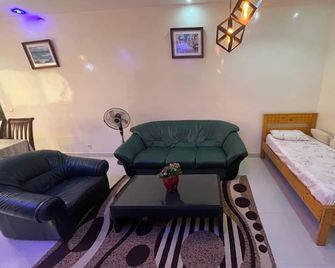 Villa Soleil du Sénégal : Nimes - Dakar