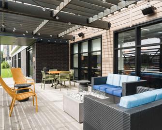 Home2 Suites by Hilton Quebec City - Quebec - Patio