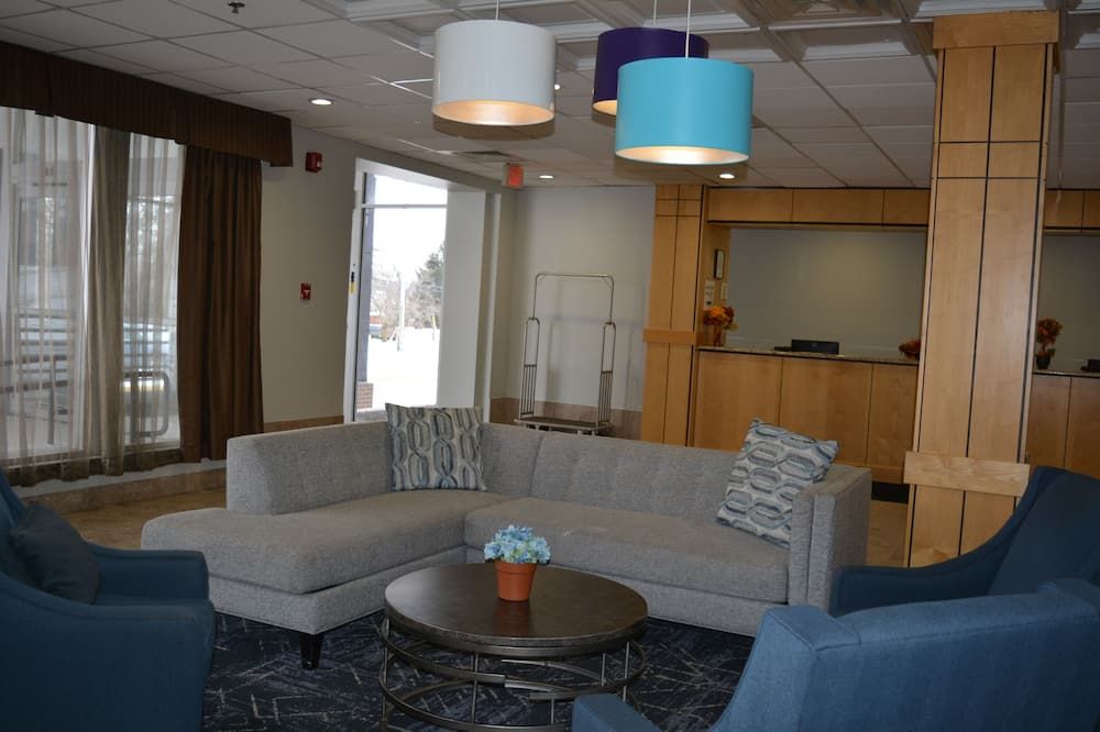 Quality Inn and Suites East Syracuse - Carrier Circle