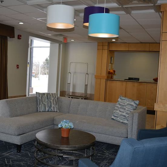 Quality Inn and Suites East Syracuse - Carrier Circle image 1