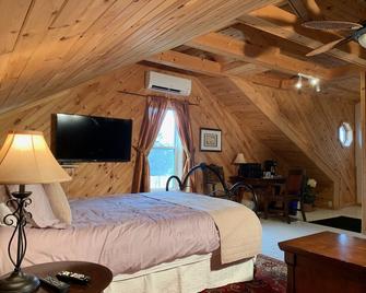 The Parrsboro Mansion Inn - Parrsboro - Bedroom