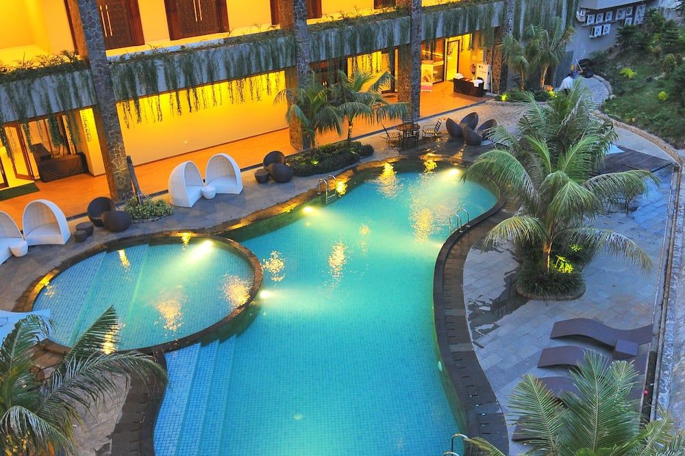 Grand Tjokro Balikpapan - Balikpapan - Zwembad