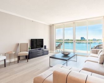 Golden Bay 808 - Санні-Айлс-Біч - Вітальня